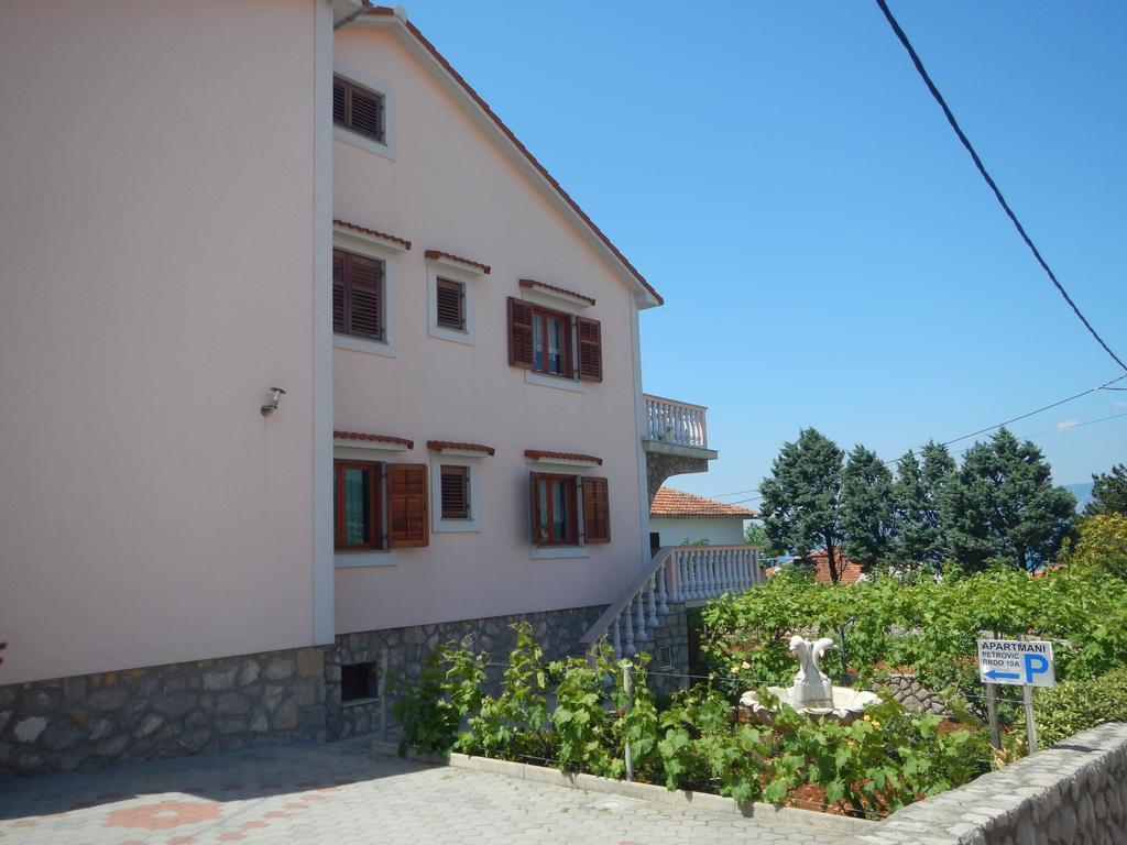 Apartments Petrovic Šilo Extérieur photo