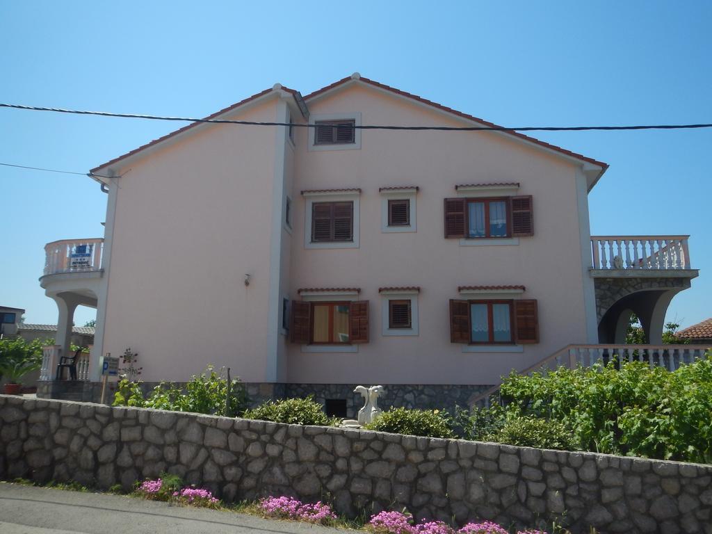 Apartments Petrovic Šilo Extérieur photo